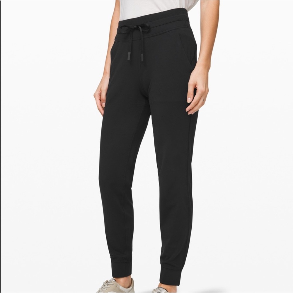 Lululemon Black Ready to Rulu Jogger Size 6 - 29” inseam